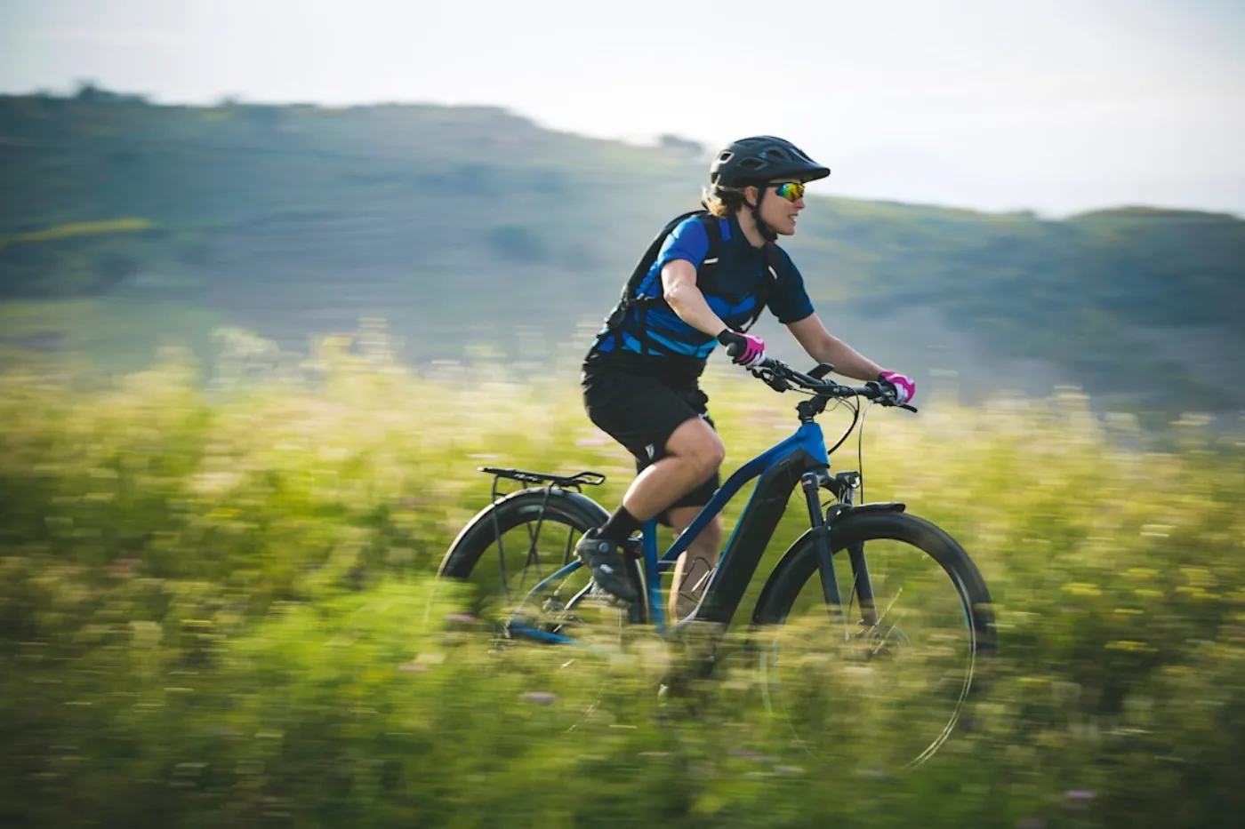 Merida eBIG.TOUR 400 EQ 2024 šedý čierny — fotka z jazdy